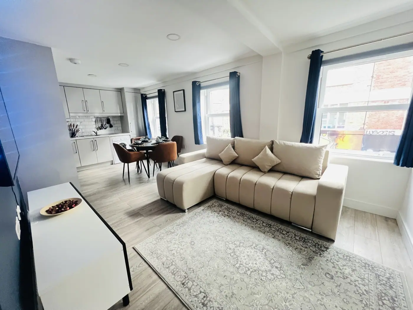 FT1 Brick Lane Apartment — workspace
