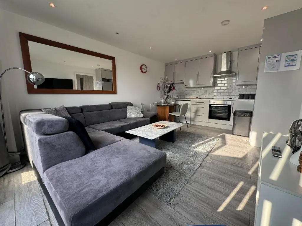 FT10 Brick Lane Apartments — workspace
