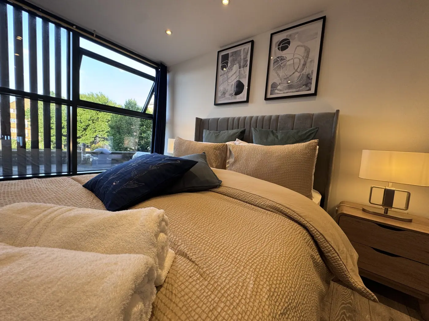 FT2 Brick Lane Apartment — living area