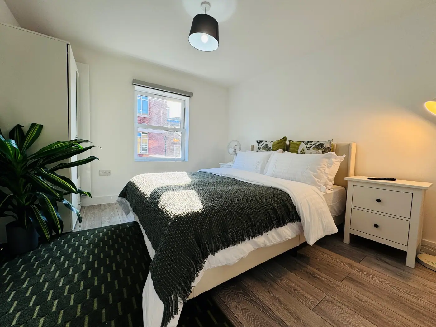 FT4 Brick Lane — bedroom