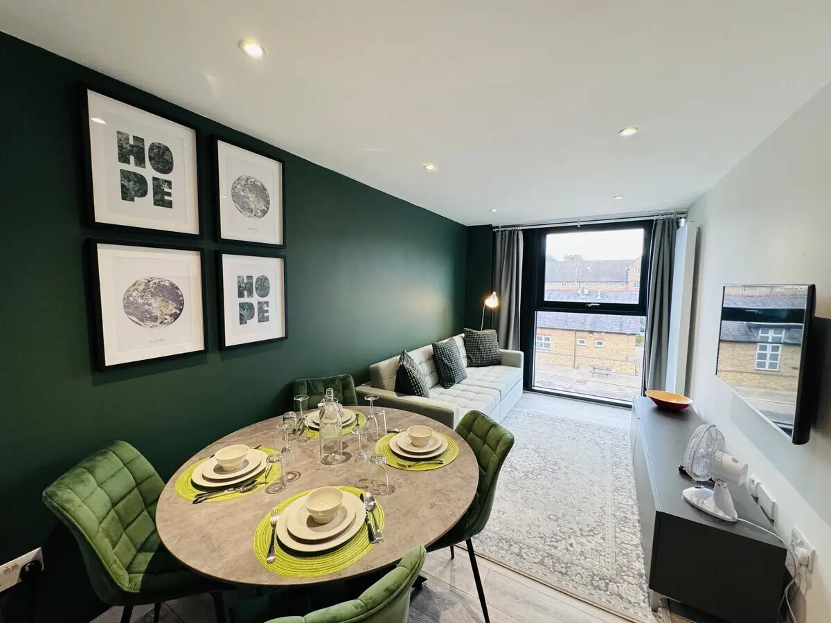 FT5 Brick Lane Apartments — outside space