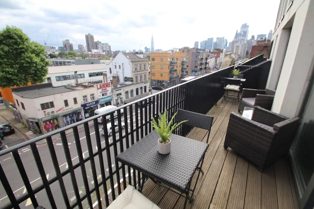 FT6 Aldgate Apartments — second bedroom
