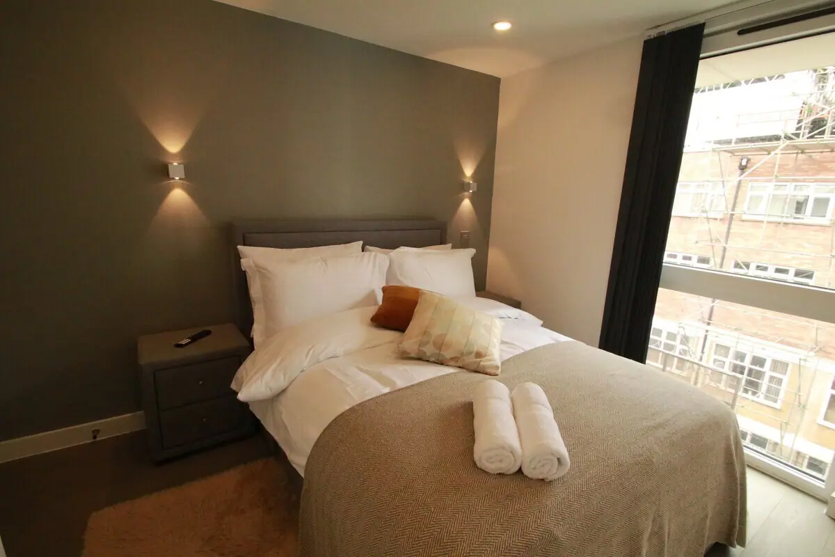 FT6 Aldgate Apartments — outside space