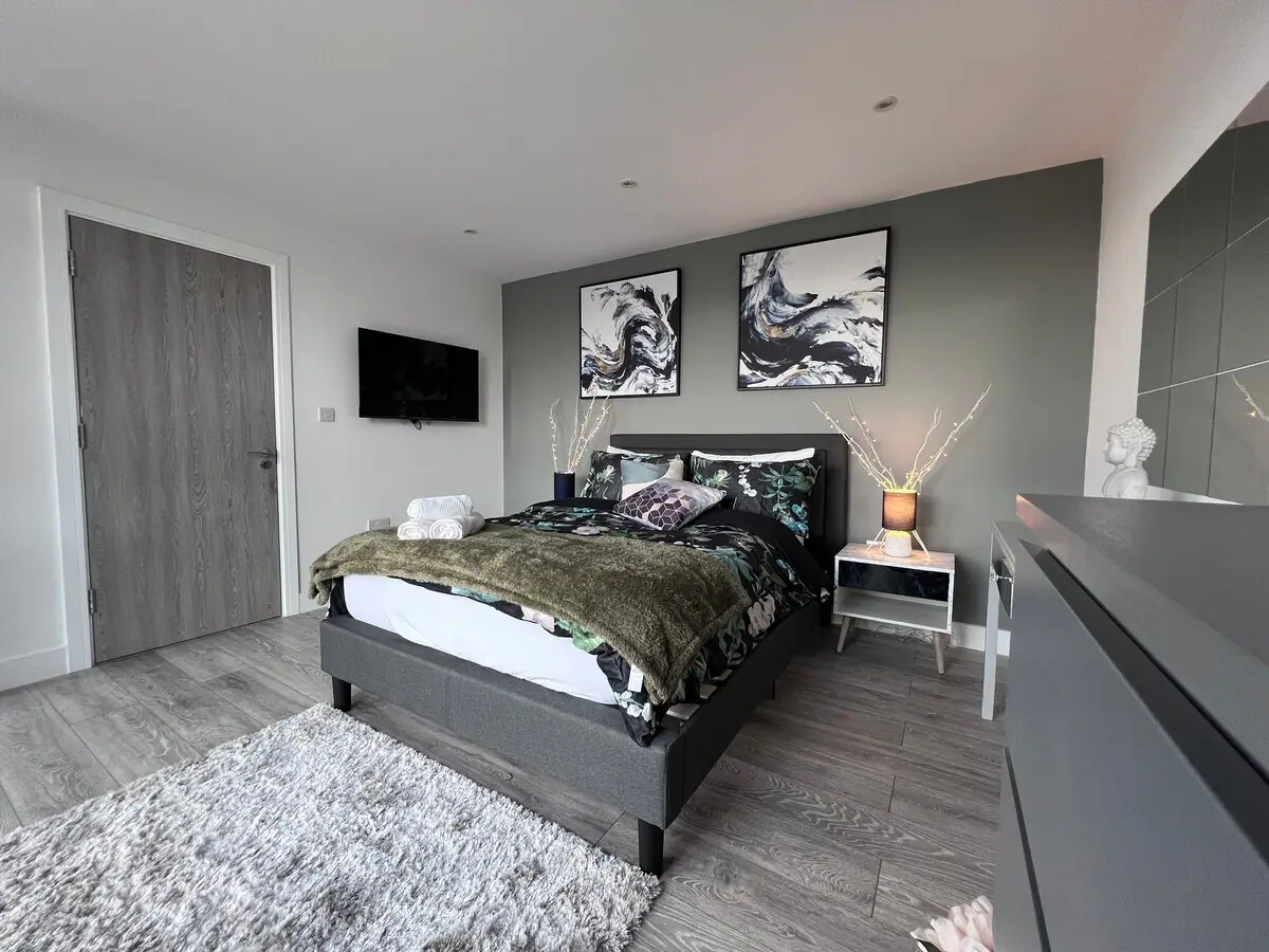 FT8 Brick Lane Apartments — second bedroom