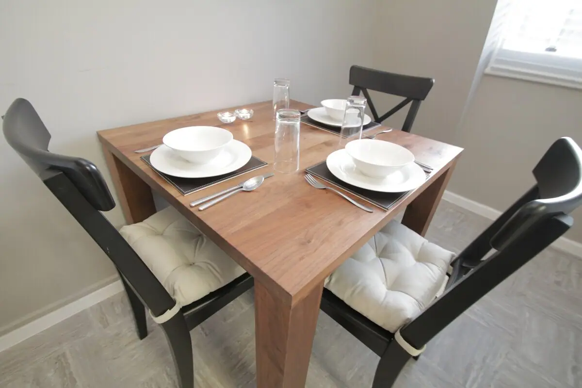 Henley Apartments — dining area