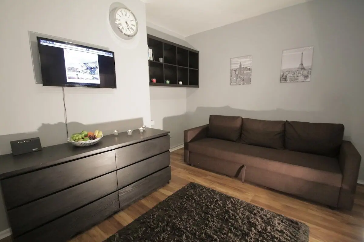 Moseley Apartments — ground-floor studio in Shoreditch, London E2