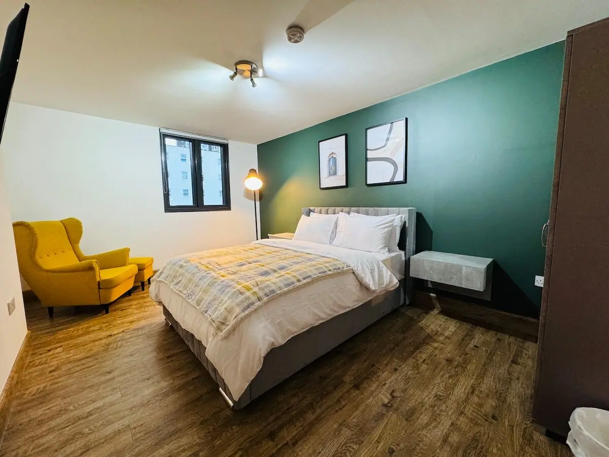 The Edge FT1 — living area