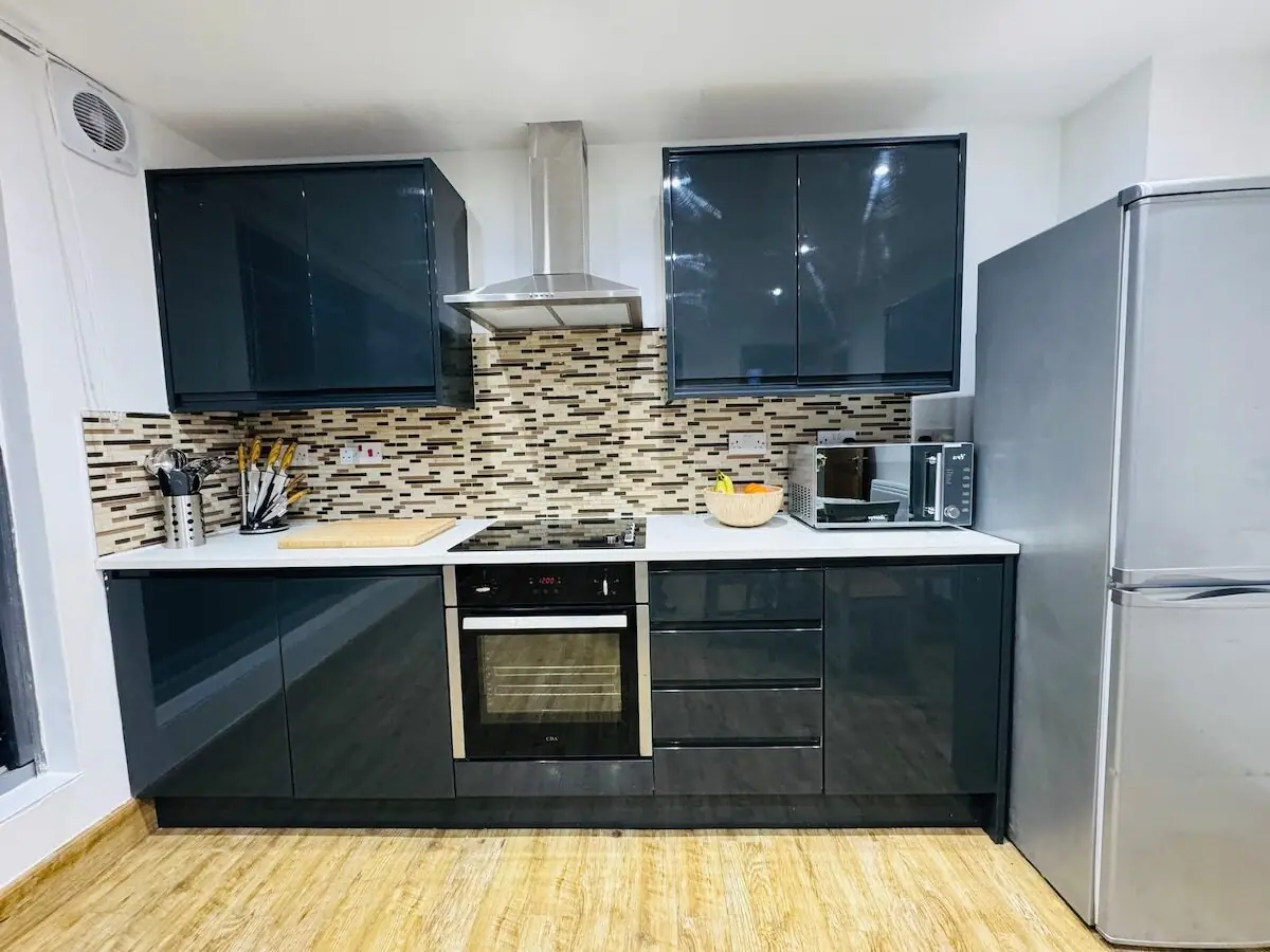 The Edge FT1 — dining area