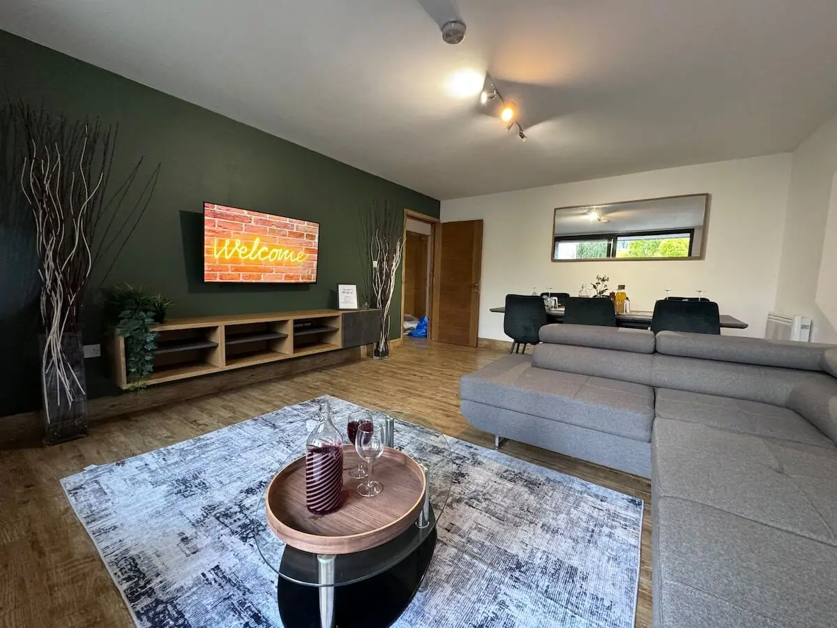 The Edge FT1 — interior view