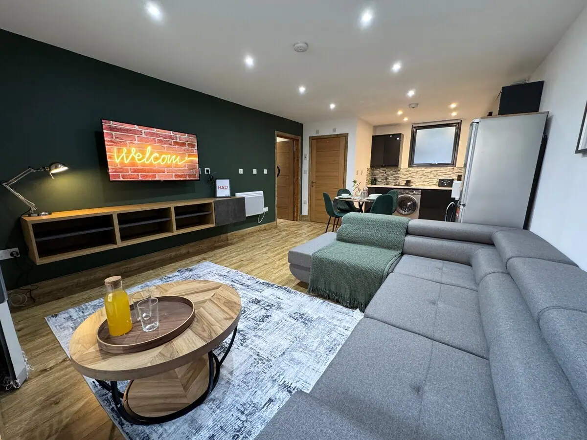 The Edge FT4 — living area