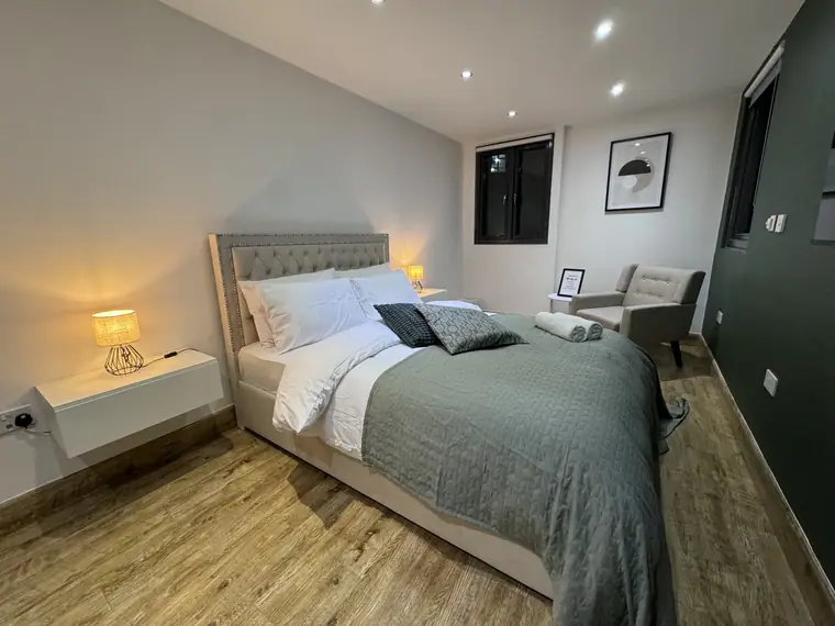 The Edge FT5 — two-bedroom apartment with balcony in Edgware Road, London