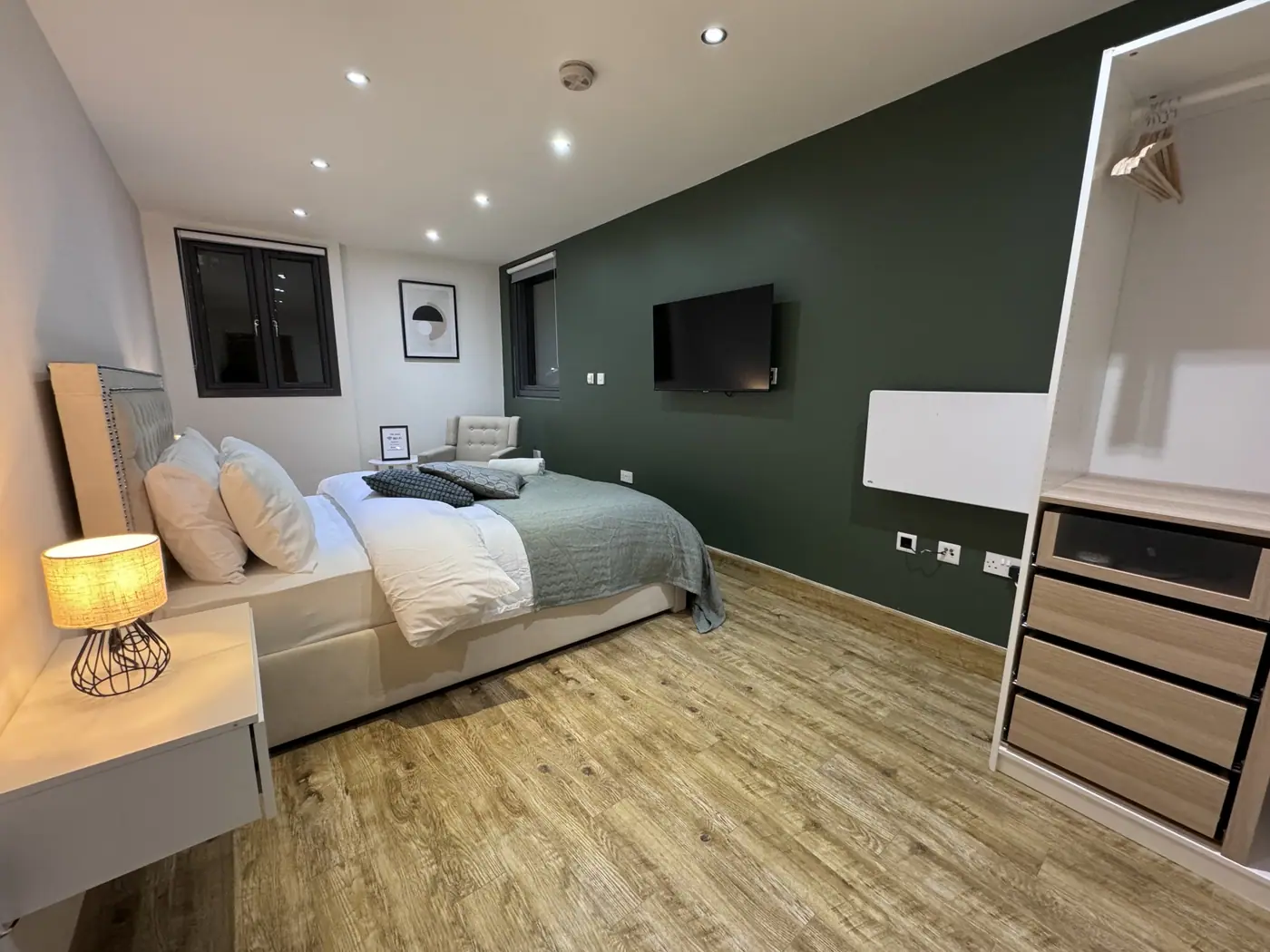 The Edge FT5 — living area