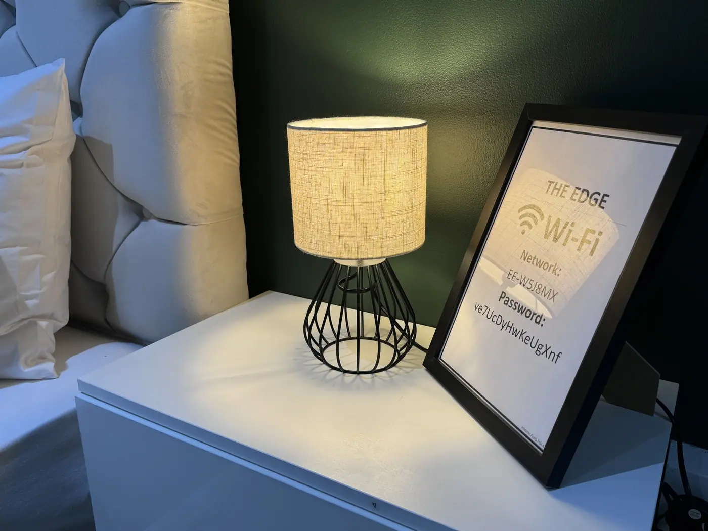 The Edge FT6 — dining area